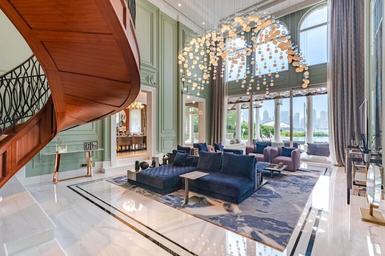 Your Ultimate Guide to Buying Luxury Property in Dubai: Where to Invest in 2025