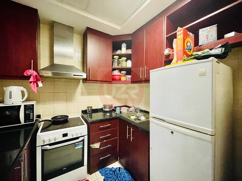 SPACIOUS LAYOUT l 2 BEDROOM + Study l Full Pool View